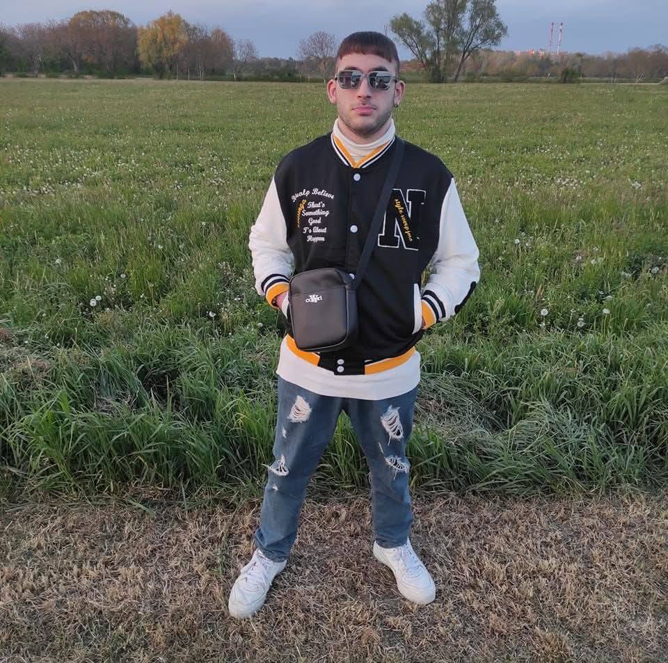 Sono un ragazzo gay passivo, mi piace essere inculato a sangue