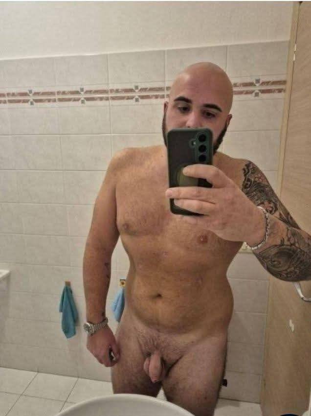 Ciao sono Andrea Bini cerco bel maschione per incontri, scrivetemi anche su telegram 
officialbox90