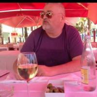 Ciao sono meo busselli, cerco uomo dotato contattatemi o sul o sull email romeobusselli@gmail.com