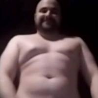 Bel pelatone gay cerca uomo dotato