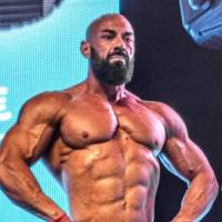 Palestrato gay passivo cerca bei maschioni che mi sfondano il culetto