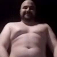 Mi piace essere scopato forte e farmi schizzare sulla pelata