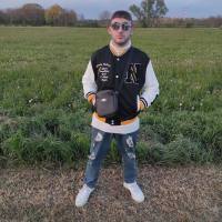 Ragazzo gay passivo, adoro essere violentato fortemente. Scrivetemi su telegram Sconosciuto031