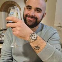 Mi piace essere sottomesso a 90 e sbattuto forte, scrivetemi in tanti