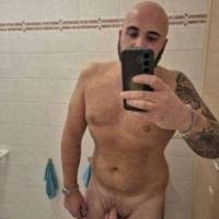 Gigante buono col culo soffice, sfondamelo tutto. Scrivimi anche su tg officialboia