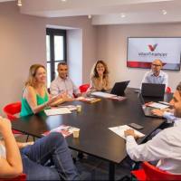 PRONTI AD AIUTARE CHIUNQUE SIA SERIO     